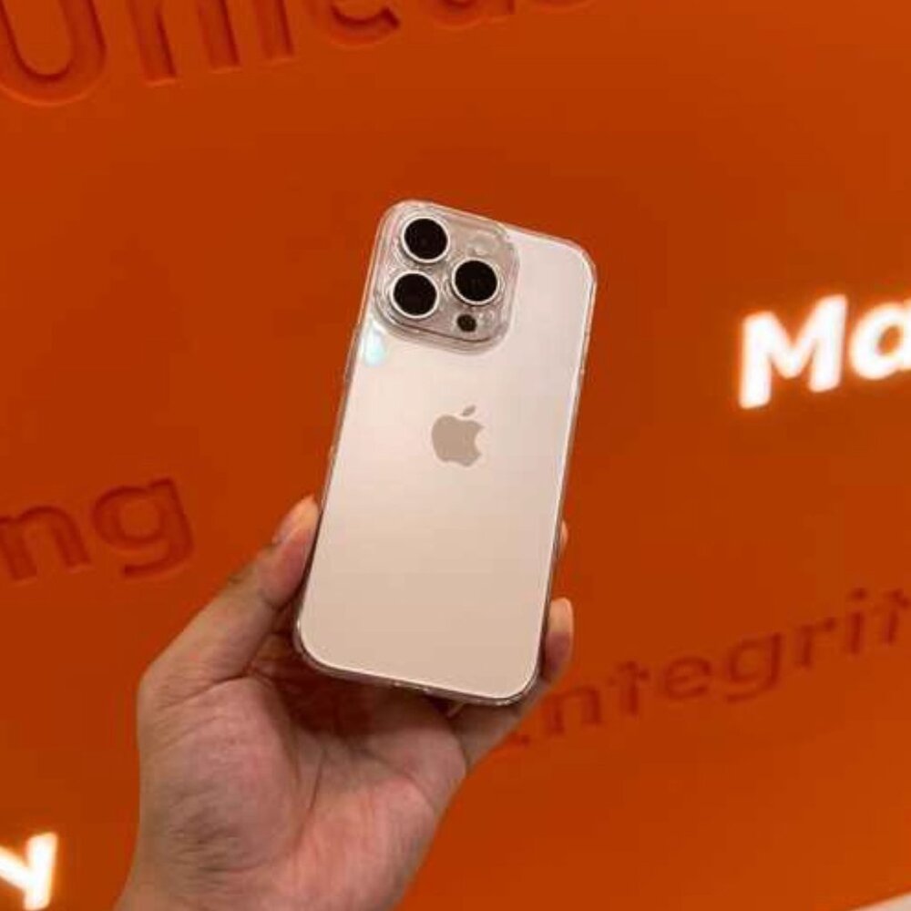 Cream iPhone16 Case